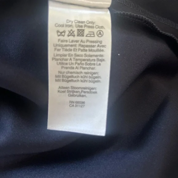 DKNY - Picture 2 of 9